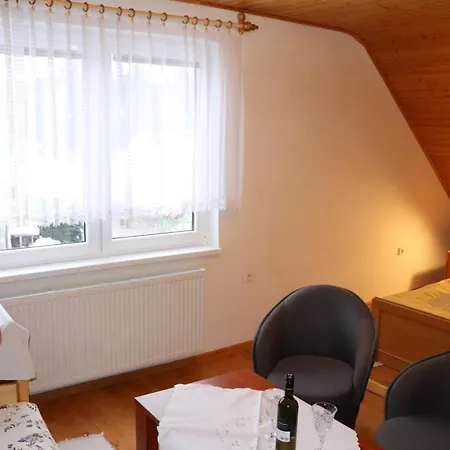 Domcek Na Orave Rum i privatbostad