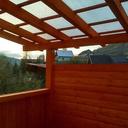 Domcek Na Orave منزل للإقامة *